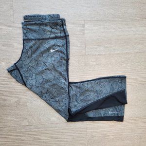Nike Womens Canopy Printed Racer Capri Leggings
